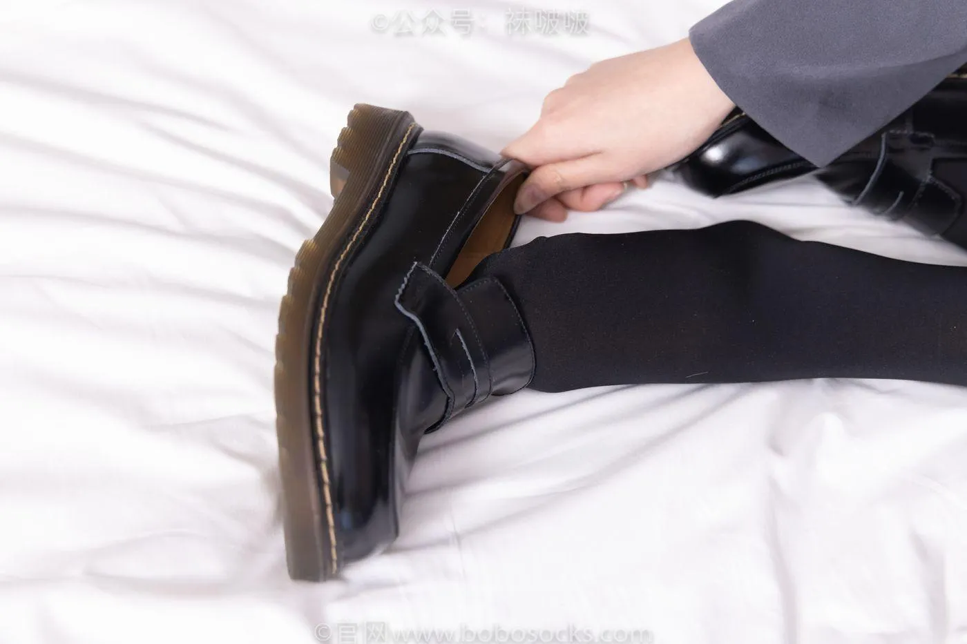 [BoBoSocks袜啵啵]NO.060 小甜豆-JK制服、皮鞋、厚黑丝 [131P]插图9